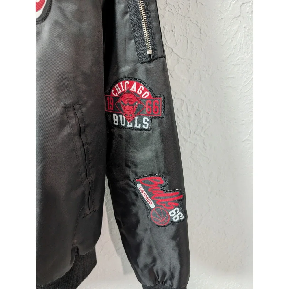 Y2K Style Chicago Bulls UNK NBA Satin Bomber Jacket Mens M Black Patch Full Zip